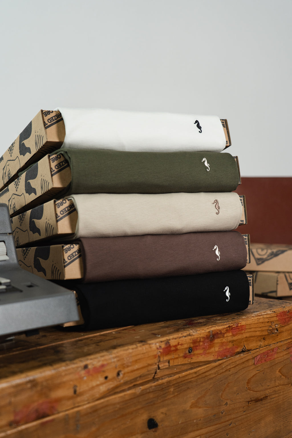EXPLORER TEE WHITE
