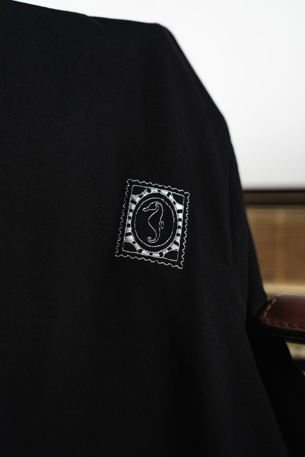 POSTED TEE BLACK